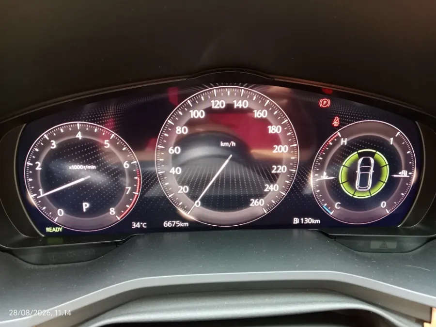 Foto Mobil Bekas Odometer Mazda CX-60 3.3 Kuro tahun 2024