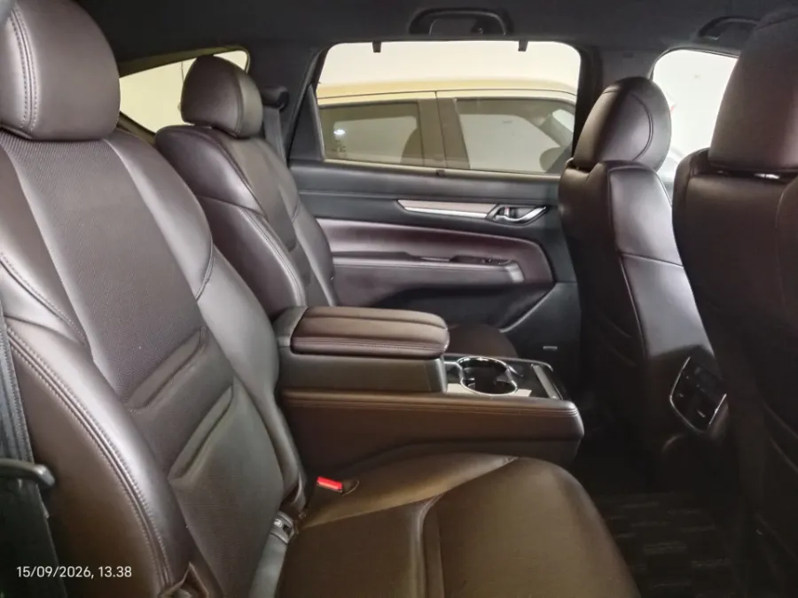 Foto Mobil Bekas Kabin Belakang Mazda CX-8 2.5 tahun 2019