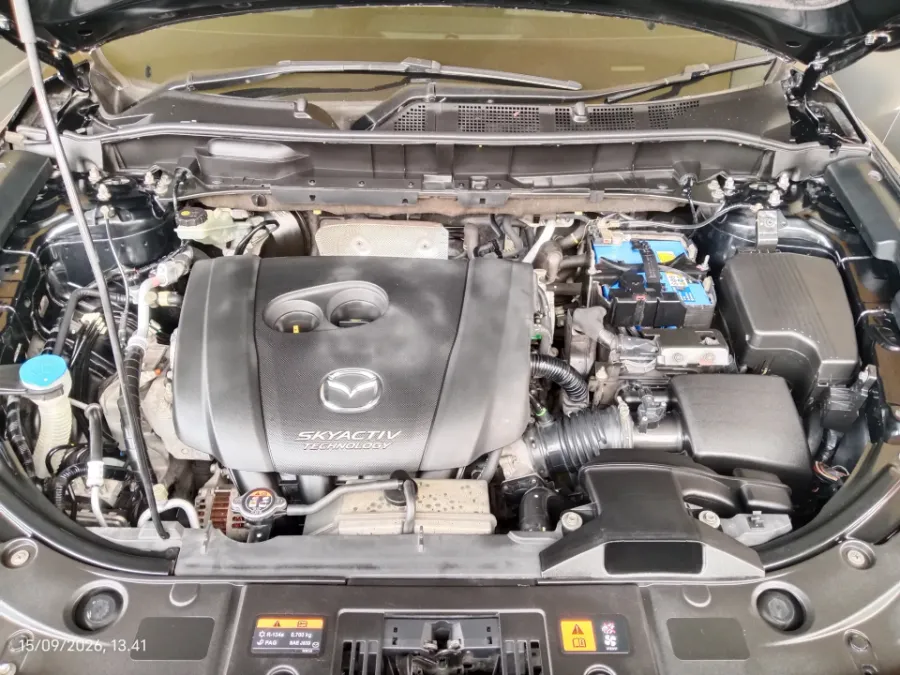 Foto Mobil Bekas Mesin Mazda CX-8 2.5 tahun 2019