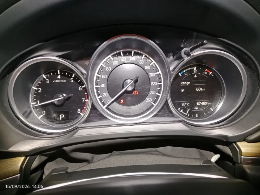 Foto Mobil Bekas Odometer Mazda CX-8 2.5 tahun 2019