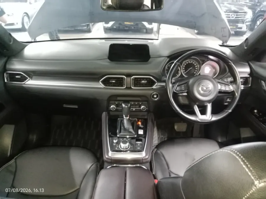 Foto Mobil Bekas Dashboard Mazda CX-8 2.5 tahun 2020