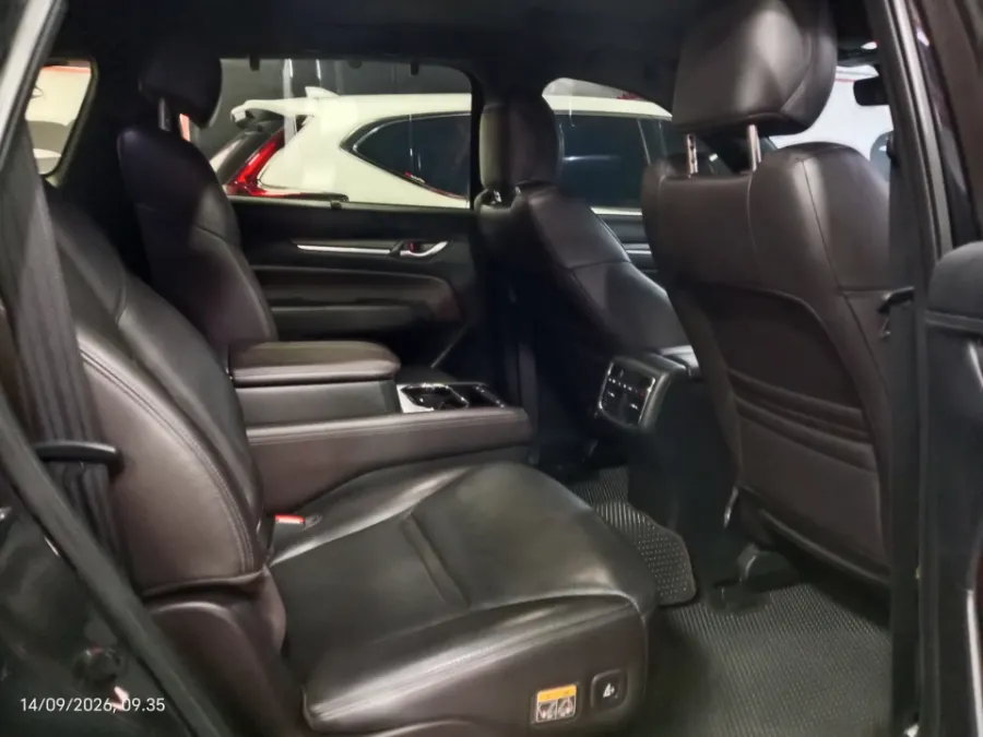 Foto Mobil Bekas Kabin Belakang Mazda CX-8 2.5 tahun 2022