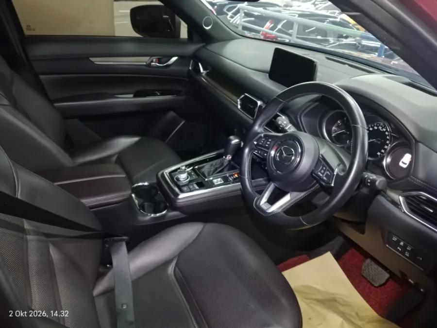 Foto Mobil Bekas Kabin Depan Mazda CX-8 2.5 tahun 2022