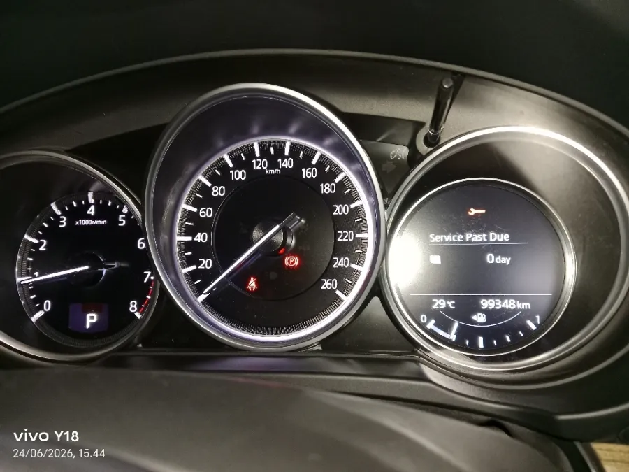 Foto Mobil Bekas Odometer Mazda CX-8 2.5 Skyactive-G Elite tahun 2020