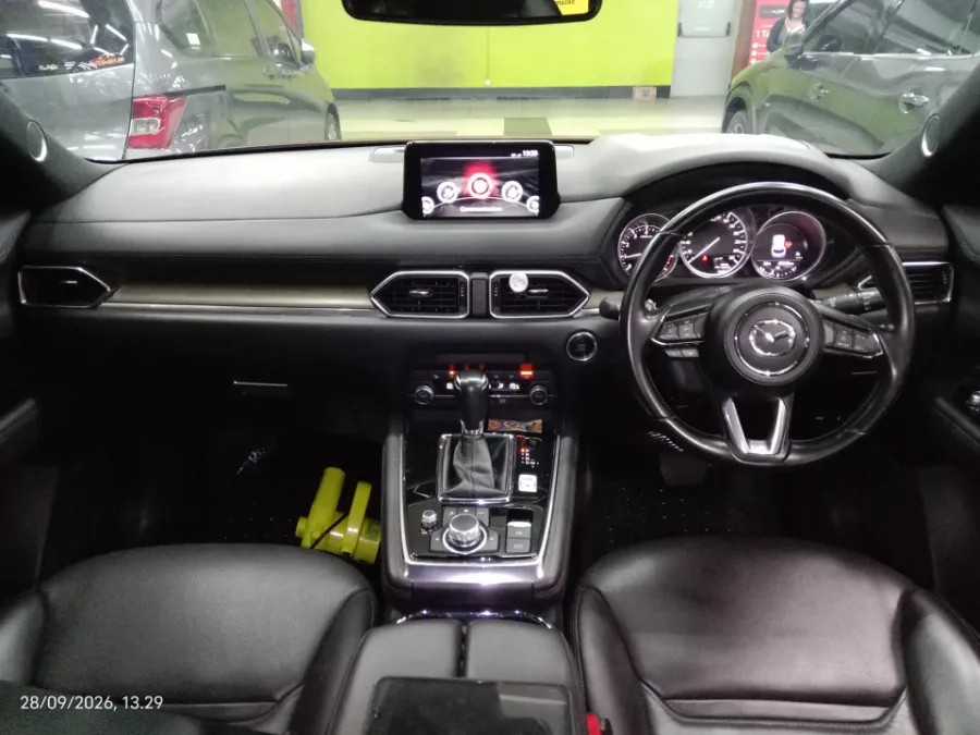 Foto Mobil Bekas Dashboard Mazda CX-8 2.5 Skyactive-G Elite tahun 2022
