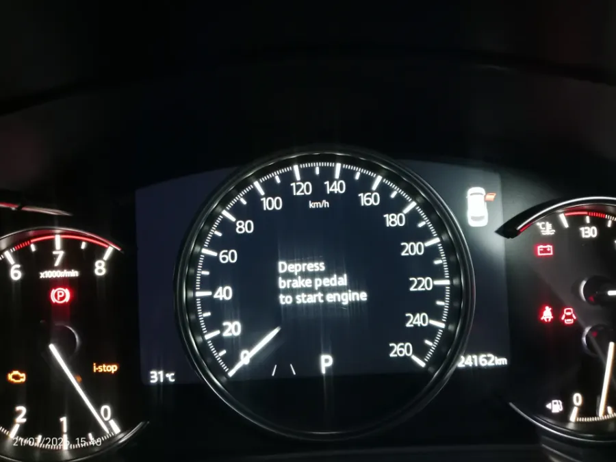 Foto Mobil Bekas Odometer Mazda CX-8 2.5 Skyactive-G Elite tahun 2022
