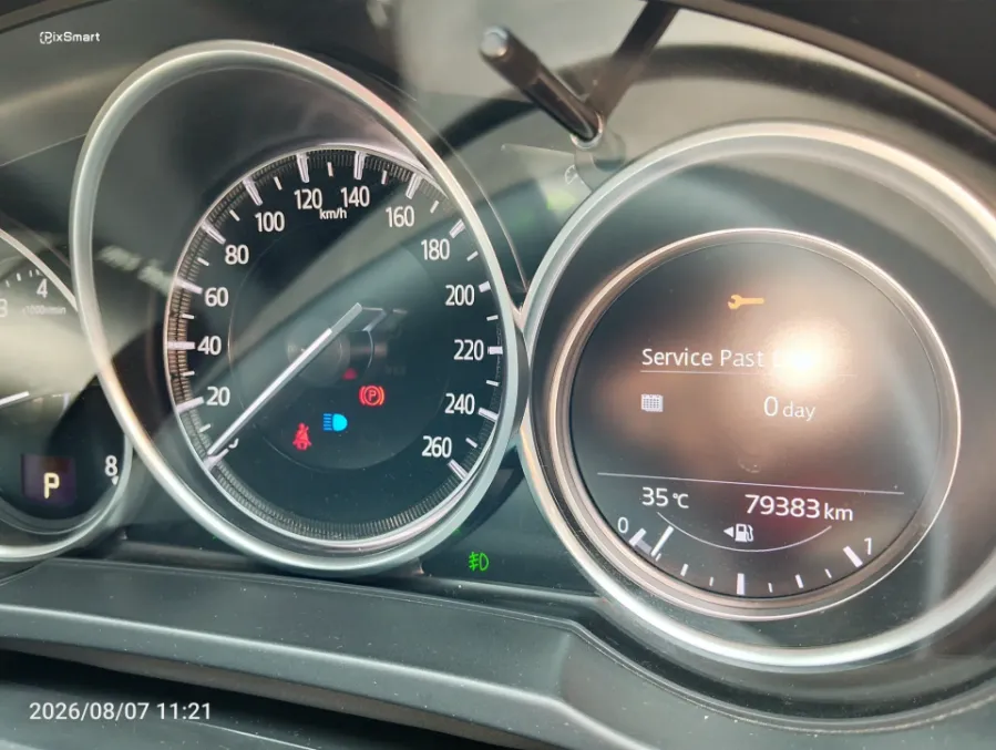 Foto Mobil Bekas Odometer Mazda CX-8 2.5 Skyactive-G Elite tahun 2022