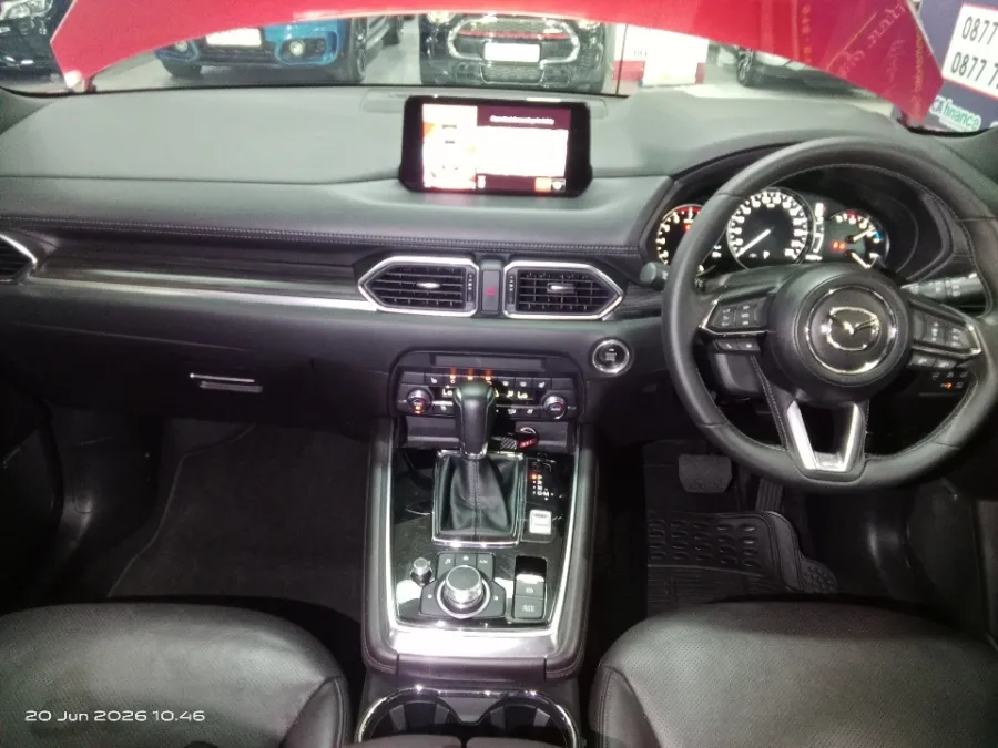 Foto Mobil Bekas Dashboard Mazda CX-8 2.5 Skyactive-G Elite tahun 2024