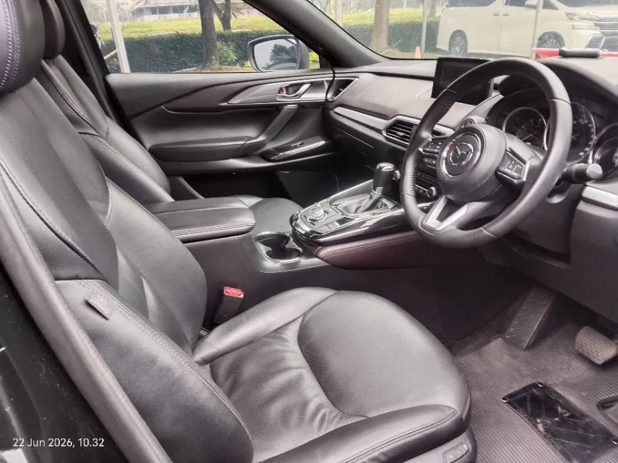 Foto Mobil Bekas Kabin Depan Mazda CX-9 2.5 tahun 2018