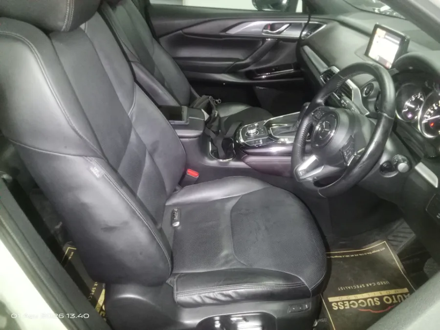 Foto Mobil Bekas Kabin Depan Mazda CX-9 2.5 tahun 2019
