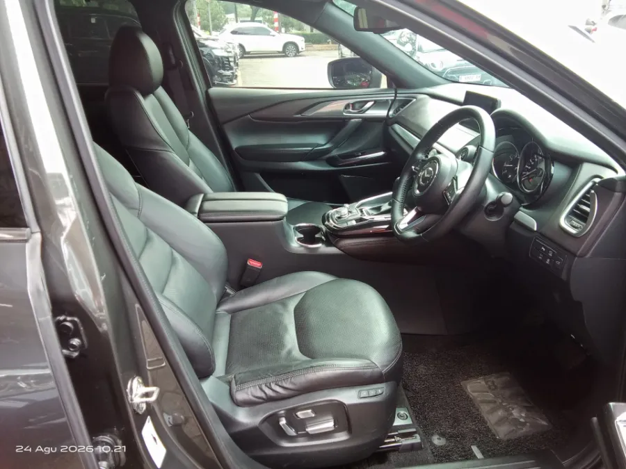 Foto Mobil Bekas Kabin Depan Mazda CX-9 2.5 tahun 2019