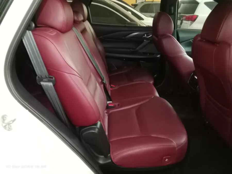 Foto Mobil Bekas Kabin Belakang Mazda CX-9 2.5 tahun 2021