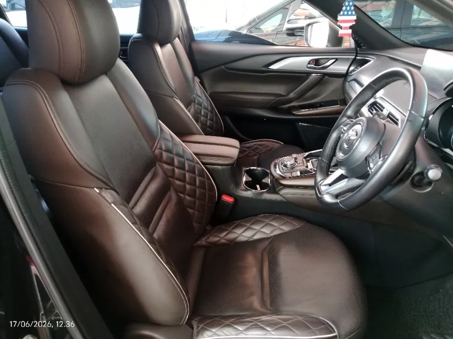 Foto Mobil Bekas Kabin Depan Mazda CX-9 2.5 tahun 2021