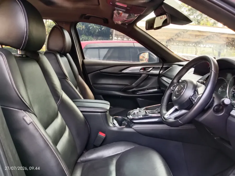 Foto Mobil Bekas Kabin Depan Mazda CX-9 2.5 tahun 2022
