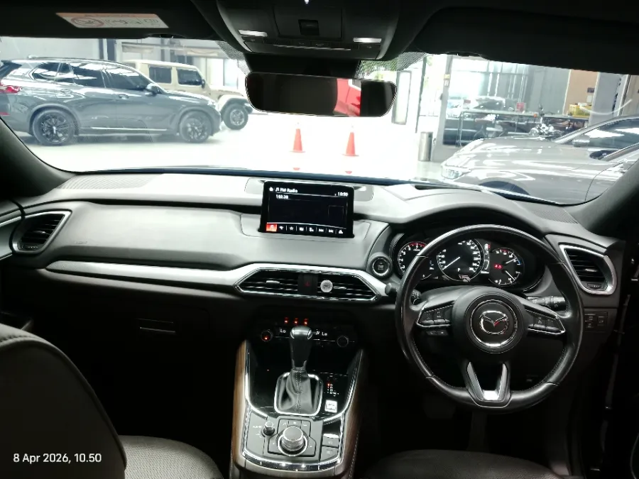 Foto Mobil Bekas Dashboard Mazda CX-9 2.5 tahun 2023