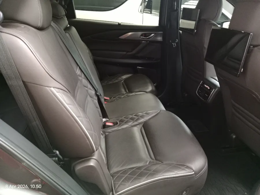 Foto Mobil Bekas Kabin Belakang Mazda CX-9 2.5 tahun 2023