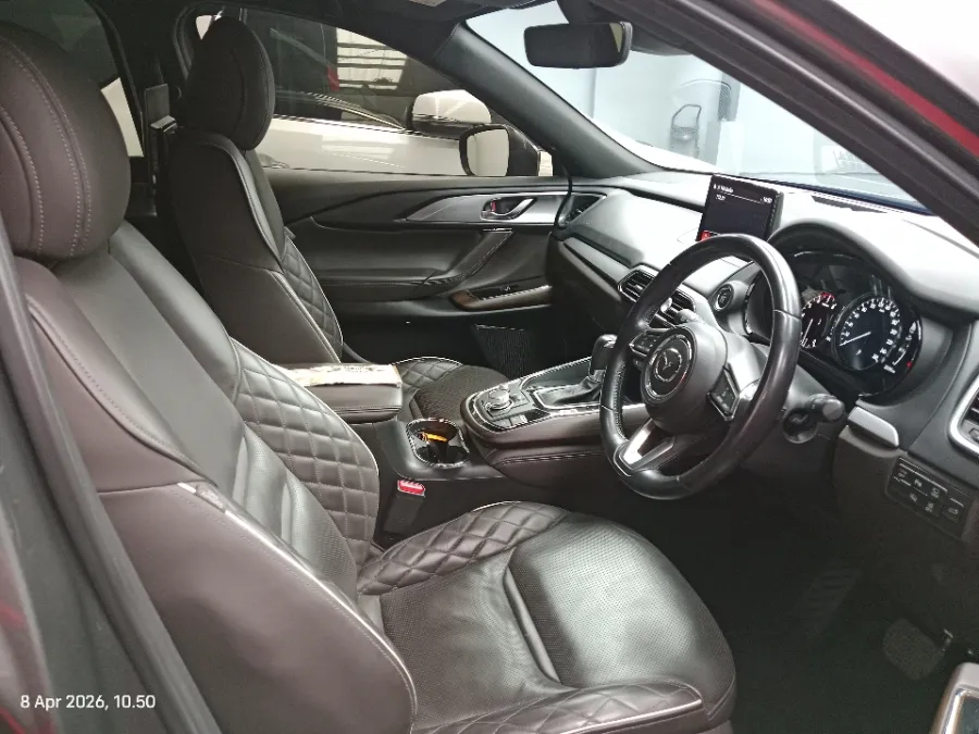Foto Mobil Bekas Kabin Depan Mazda CX-9 2.5 tahun 2023