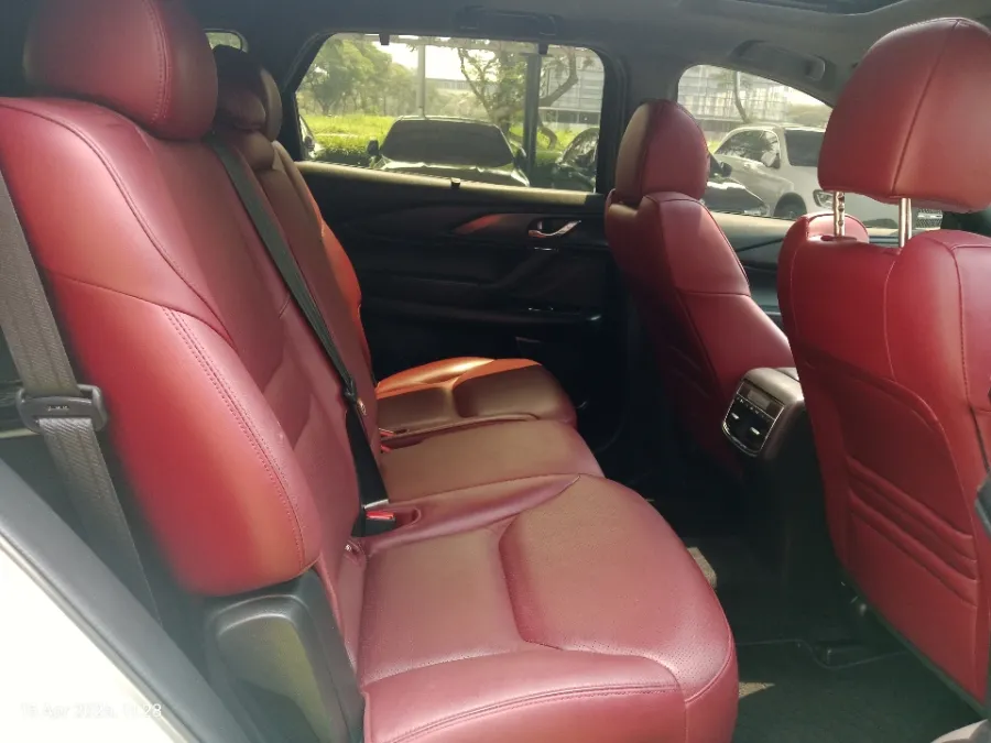 Foto Mobil Bekas Kabin Belakang Mazda CX-9 2.5 Skyactiv-G tahun 2022