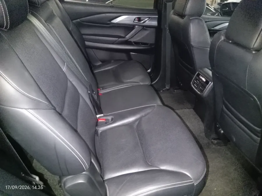Foto Mobil Bekas Kabin Belakang Mazda CX-9 2.5 Skyactiv-G tahun 2022