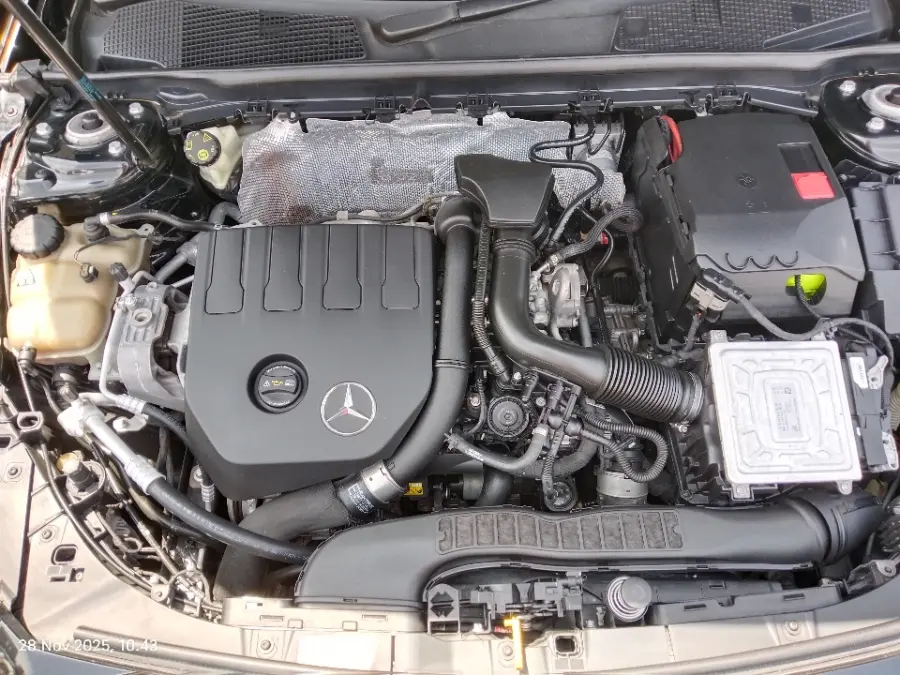 Foto Mobil Bekas Mesin Mercedes-Benz A200 1.3 tahun 2018