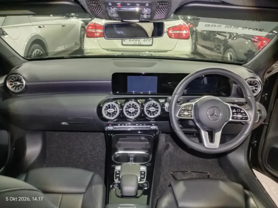 Foto Mobil Bekas Dashboard Mercedes-Benz A200 1.3 tahun 2019