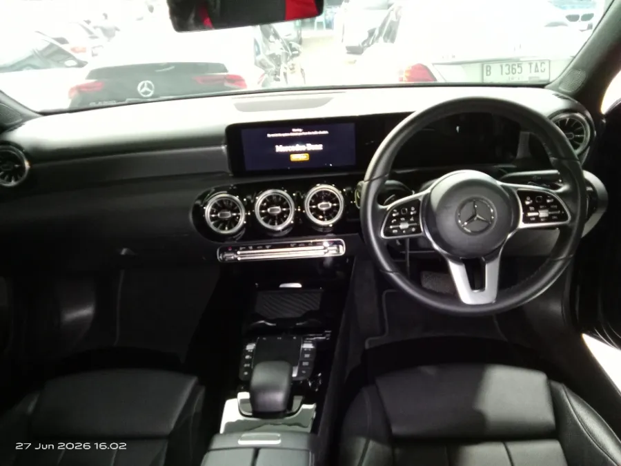 Foto Mobil Bekas Dashboard Mercedes-Benz A200 1.3 tahun 2022