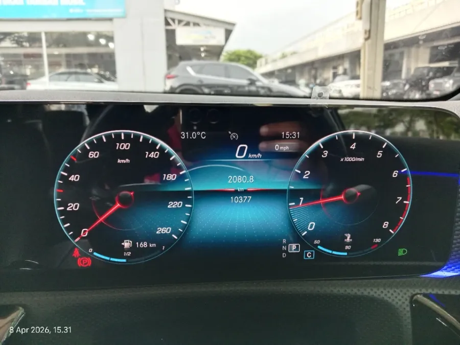 Foto Mobil Bekas Odometer Mercedes-Benz A200 1.3 tahun 2022