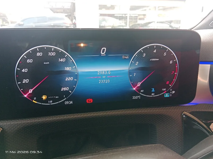 Foto Mobil Bekas Odometer Mercedes-Benz A200 1.3 tahun 2023