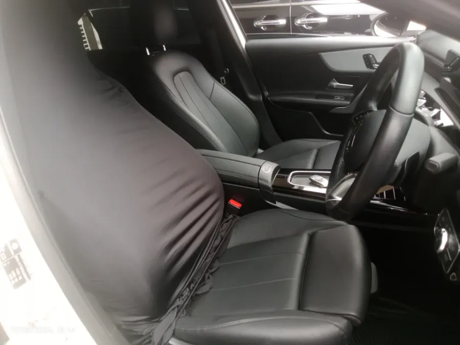 Foto Mobil Bekas Kabin Depan Mercedes-Benz A200 1.3 tahun 2024