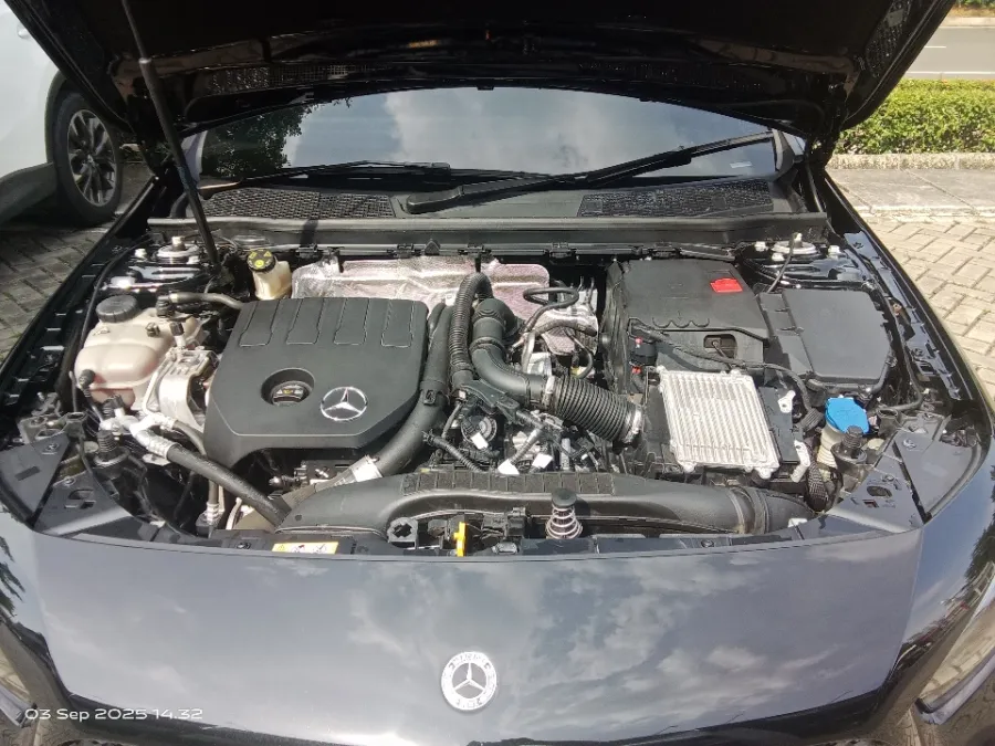 Foto Mobil Bekas Mesin Mercedes-Benz A200 1.3 tahun 2024