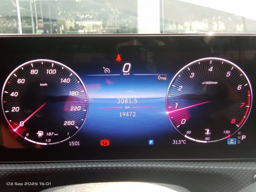 Foto Mobil Bekas Odometer Mercedes-Benz A200 1.3 tahun 2024