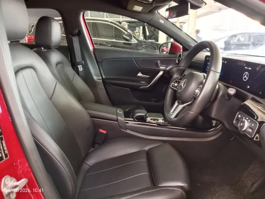 Foto Mobil Bekas Kabin Depan Mercedes-Benz A200 1.3 Progressive Line tahun 2018