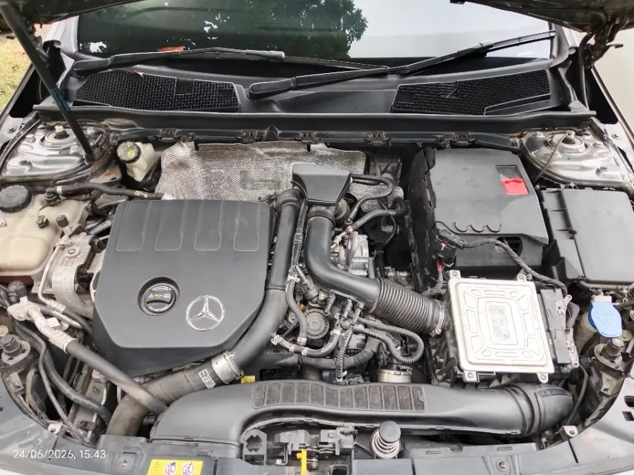 Foto Mobil Bekas Mesin Mercedes-Benz A200 1.3 Progressive Line tahun 2023