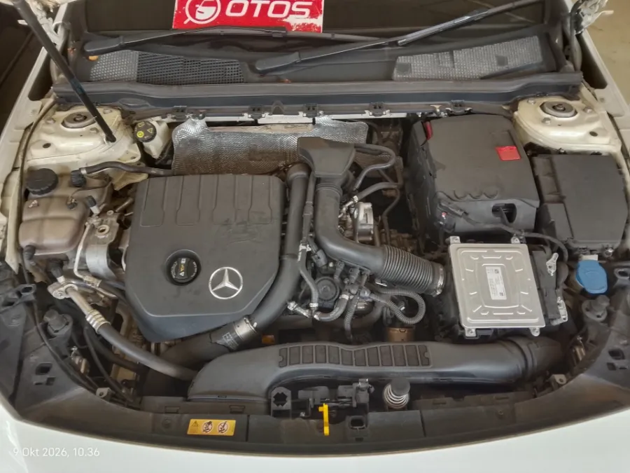 Foto Mobil Bekas Mesin Mercedes-Benz A200 1.6 tahun 2023