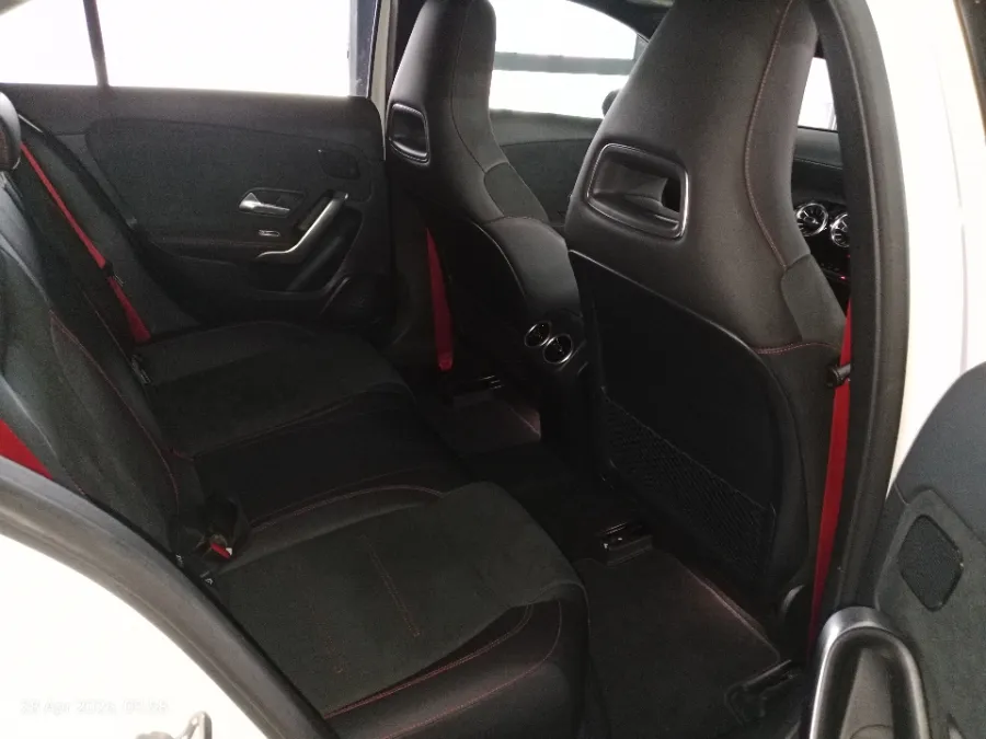 Foto Mobil Bekas Kabin Belakang Mercedes-Benz A35 AMG 2.0 4MATIC tahun 2020