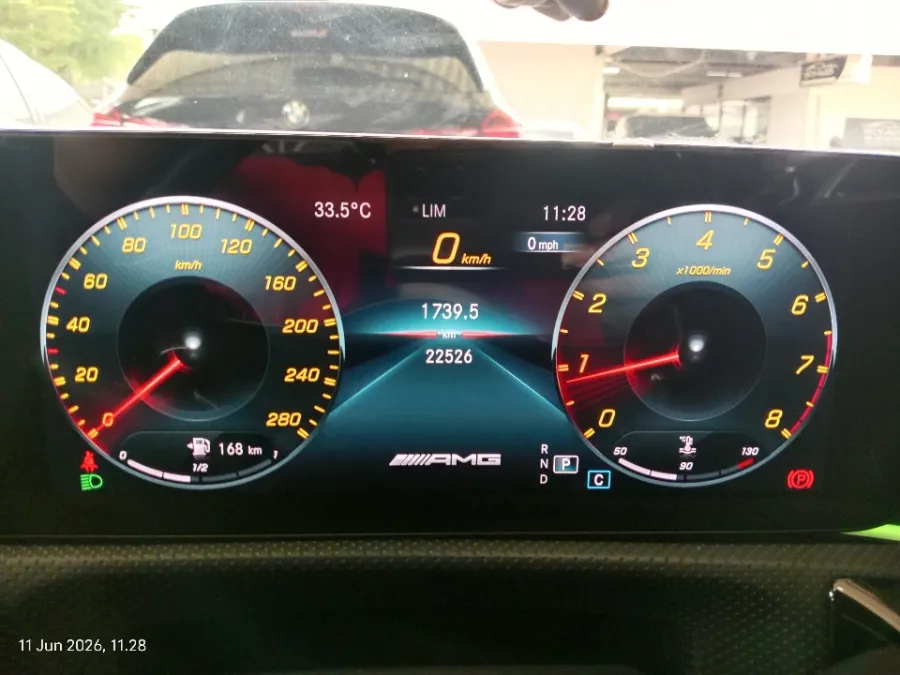 Foto Mobil Bekas Odometer Mercedes-Benz A35 AMG 2.0 4MATIC tahun 2021