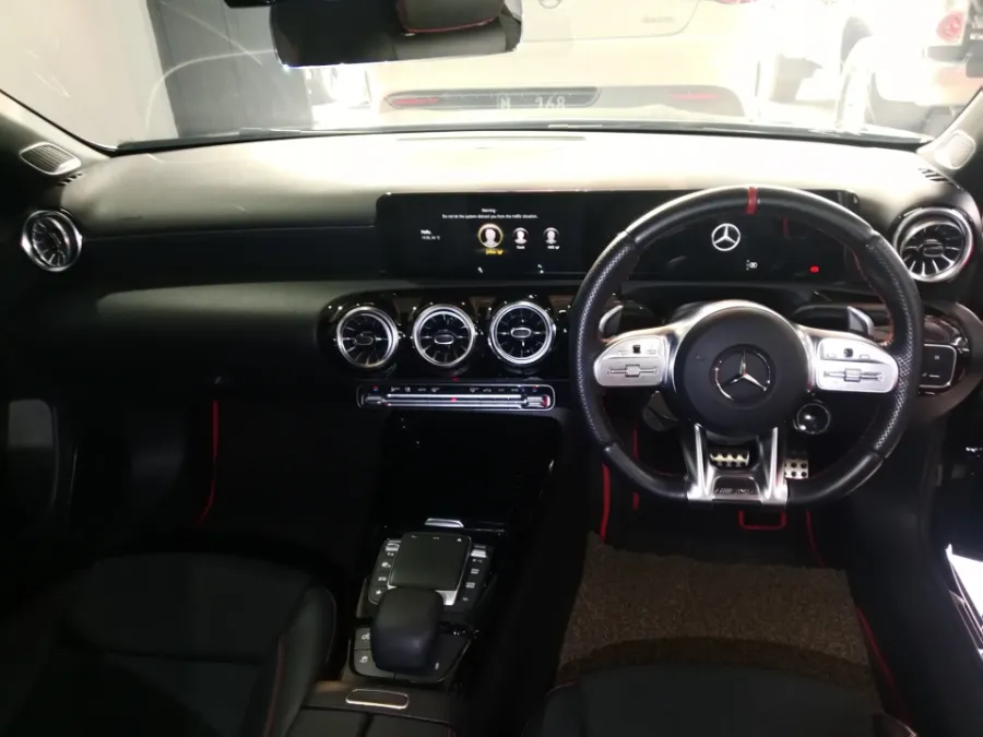 Foto Mobil Bekas Dashboard Mercedes-Benz A35 AMG 2.0 4MATIC tahun 2022