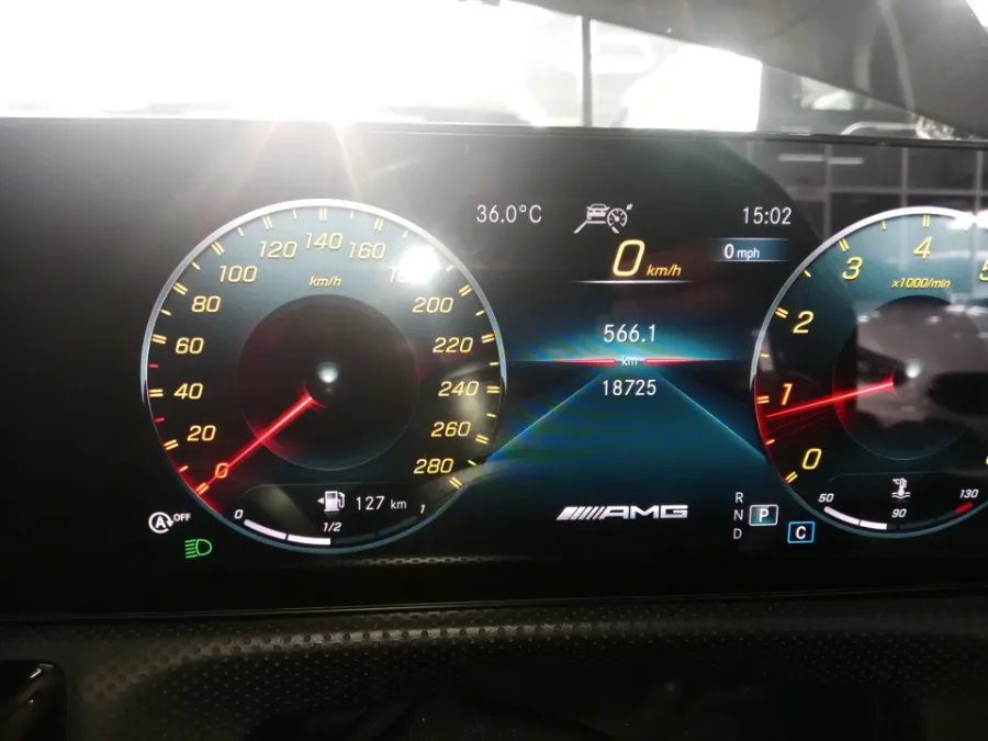 Foto Mobil Bekas Odometer Mercedes-Benz A35 AMG 2.0 4MATIC tahun 2022