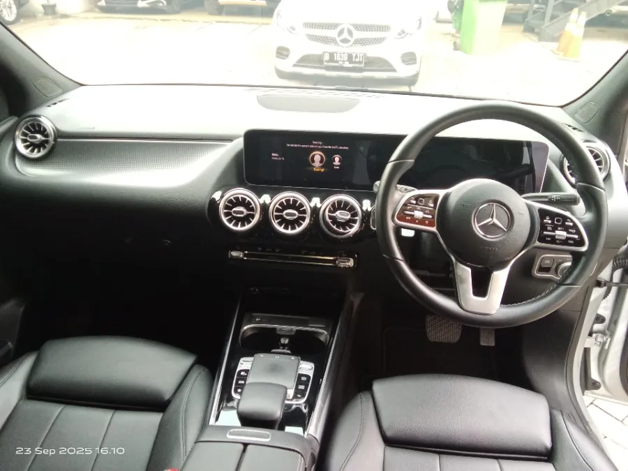 Foto Mobil Bekas Dashboard Mercedes-Benz B200 1.3 tahun 2018