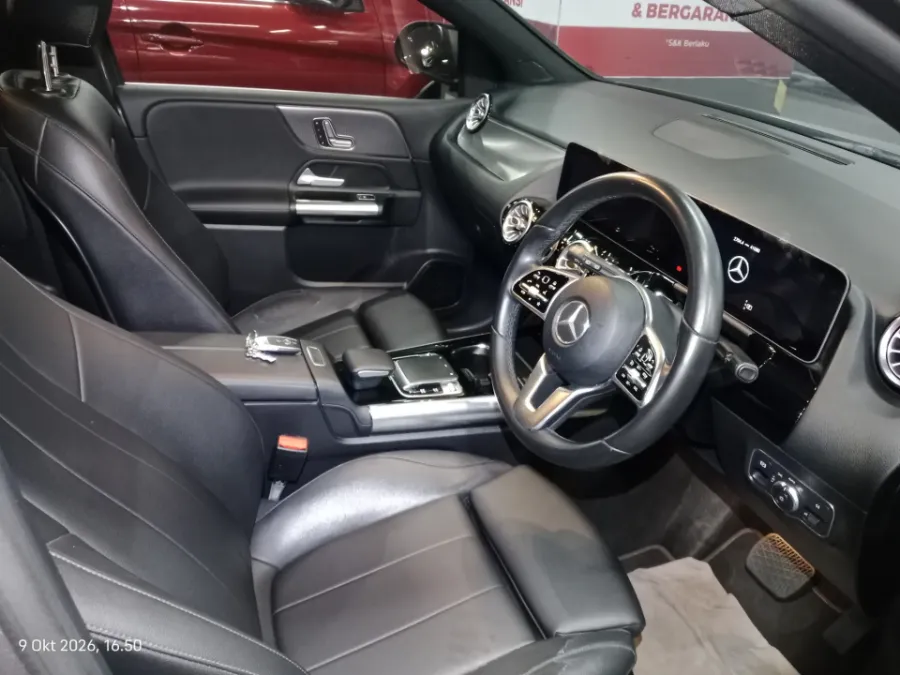 Foto Mobil Bekas Kabin Depan Mercedes-Benz B200 1.3 tahun 2019
