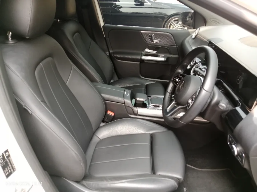 Foto Mobil Bekas Kabin Depan Mercedes-Benz B200 1.3 tahun 2020