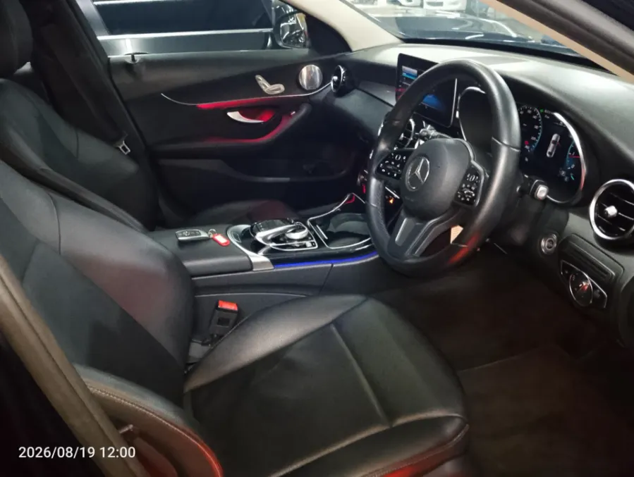 Foto Mobil Bekas Kabin Depan Mercedes-Benz C180 1.5 tahun 2019