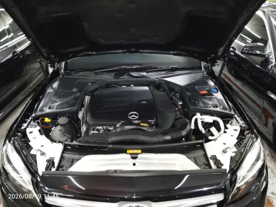 Foto Mobil Bekas Mesin Mercedes-Benz C180 1.5 tahun 2019