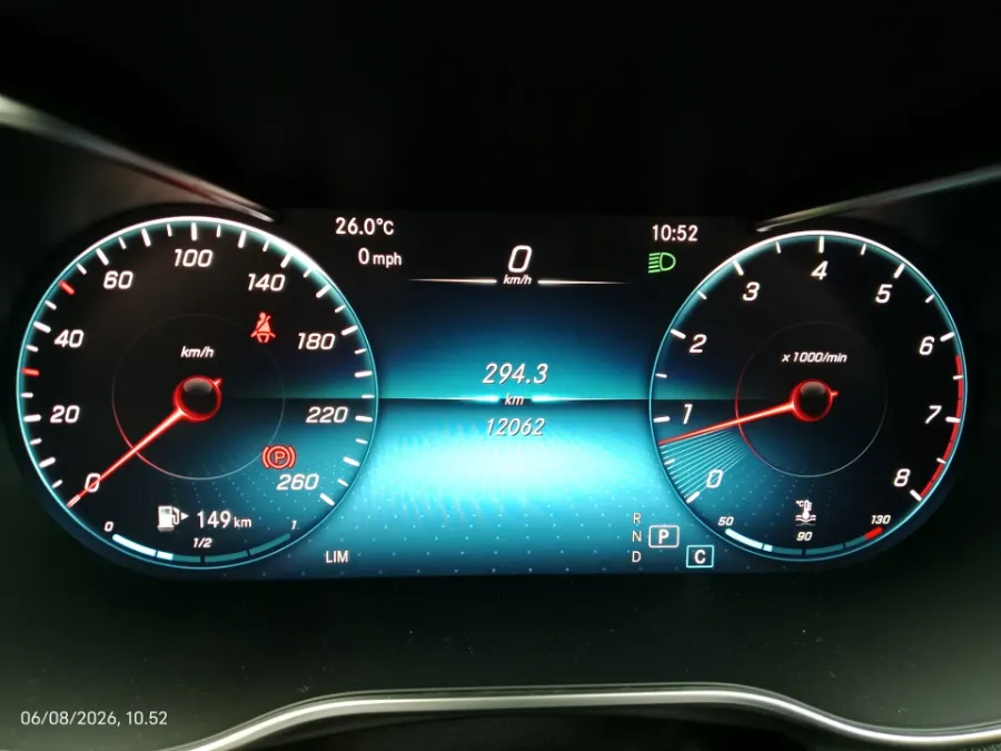 Foto Mobil Bekas Odometer Mercedes-Benz C180 1.5 tahun 2019