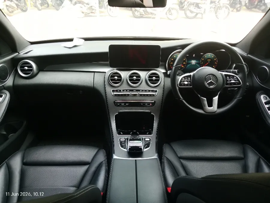 Foto Mobil Bekas Dashboard Mercedes-Benz C200 1.5 tahun 2019