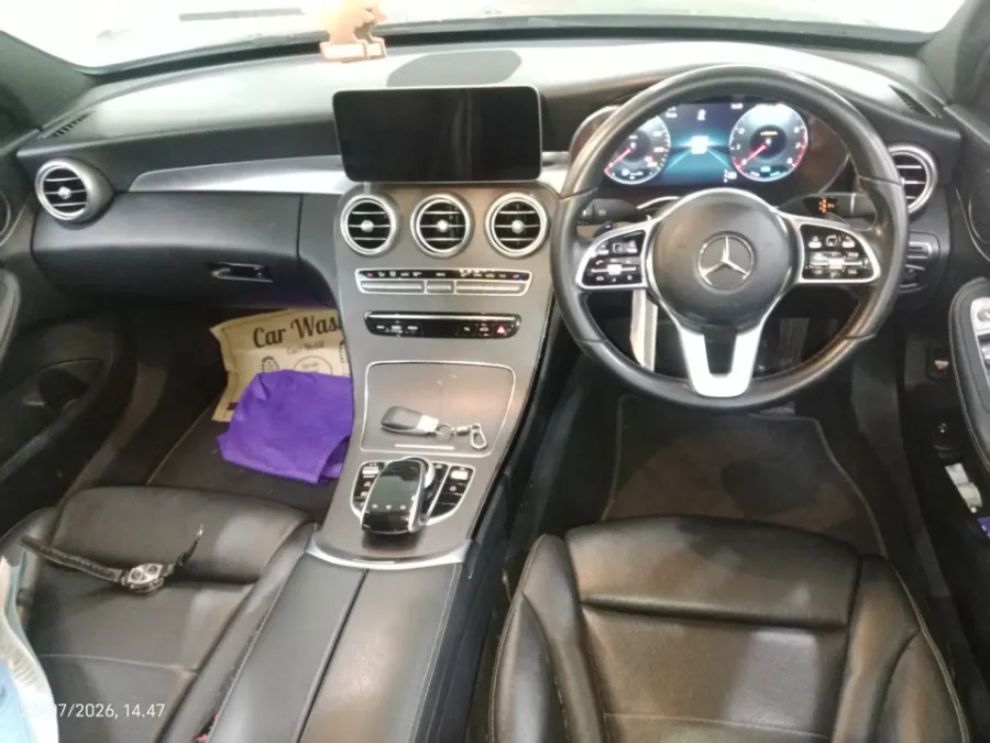 Foto Mobil Bekas Dashboard Mercedes-Benz C200 1.5 tahun 2019