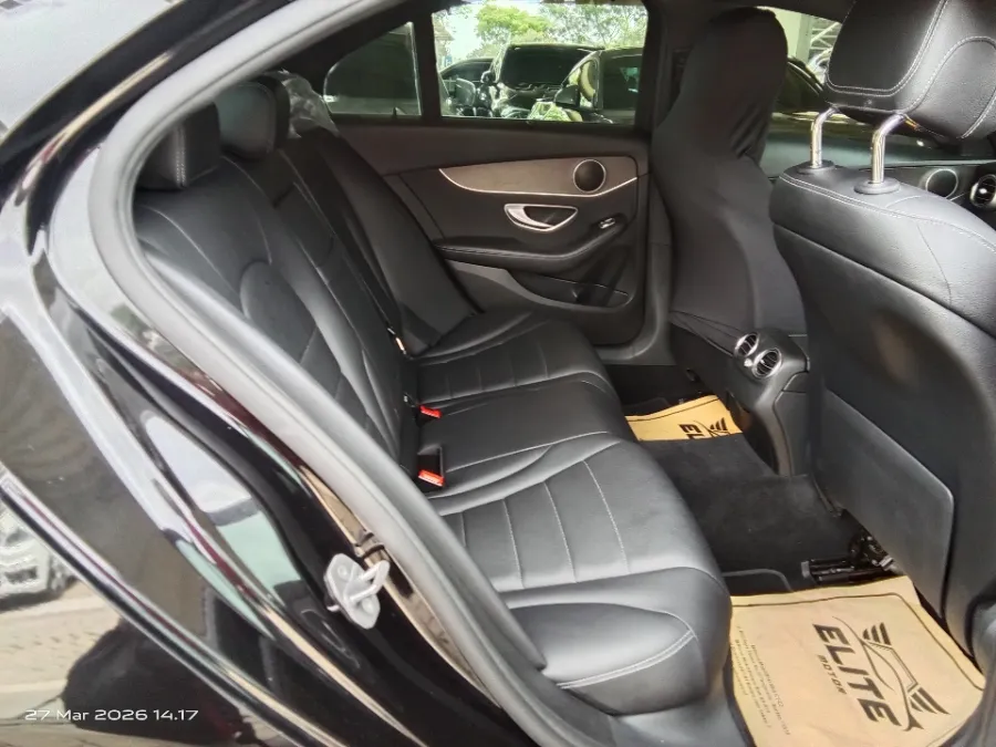 Foto Mobil Bekas Kabin Belakang Mercedes-Benz C200 1.5 tahun 2019