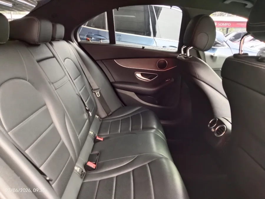 Foto Mobil Bekas Kabin Belakang Mercedes-Benz C200 1.5 tahun 2019