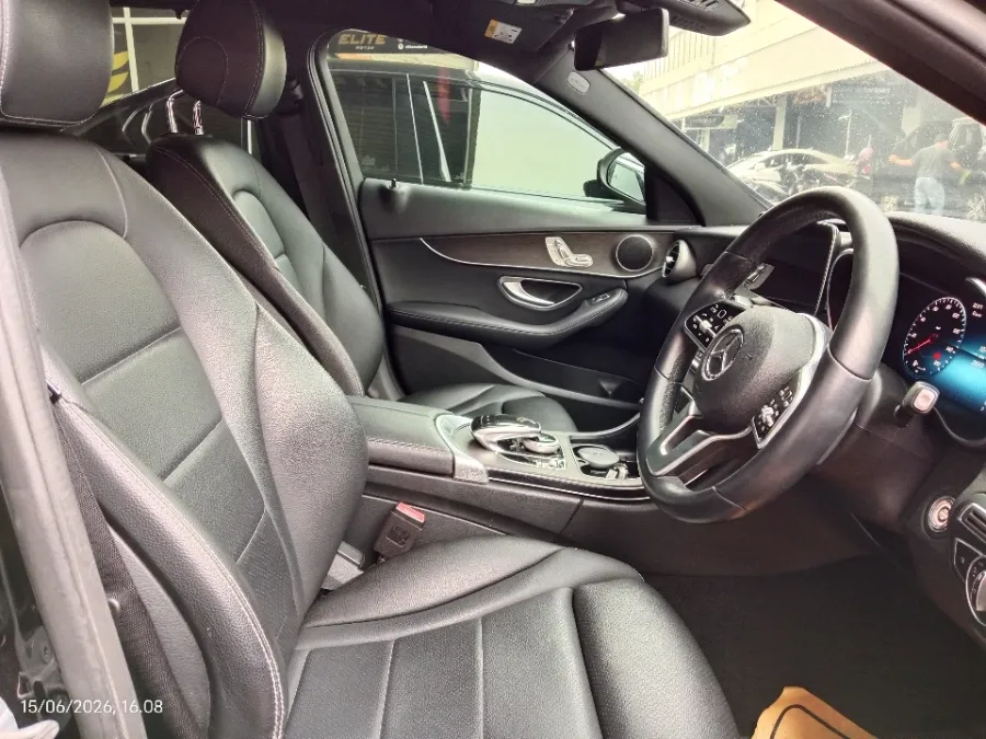 Foto Mobil Bekas Kabin Depan Mercedes-Benz C200 1.5 tahun 2019