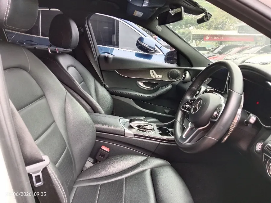 Foto Mobil Bekas Kabin Depan Mercedes-Benz C200 1.5 tahun 2019